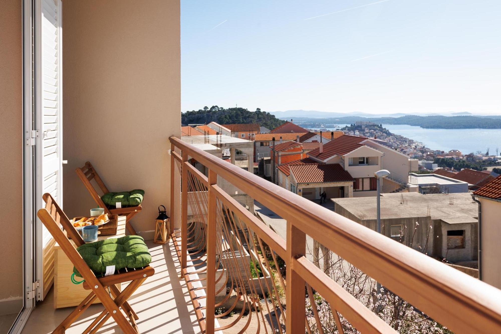 Summer Breeze Apartment - Quiet Place With A Spectacular View And A Garden ชิเบนิก ภายนอก รูปภาพ